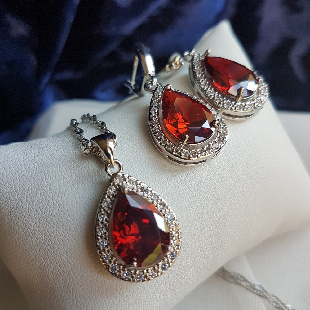 Swarovski Elements 925 Sterling Silver Red Teardrop Necklace & Earrings SET NEW - Picture 8 of 15